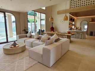 Villa zur Miete und zum Kauf mit 4 Zimmer in Bang Lamung, Chonburi