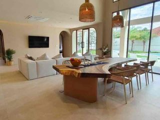 Villa zur Miete und zum Kauf mit 4 Zimmer in Bang Lamung, Chonburi