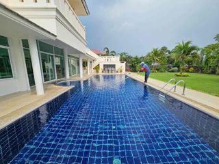 Villa zur Miete mit 6 Zimmer in Bang Lamung, Chonburi