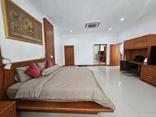 Villa zur Miete mit 6 Zimmer in Bang Lamung, Chonburi