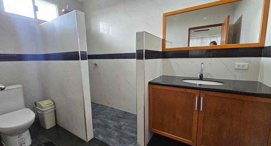 For rent 6 bedrooms villa in Bang Lamung, Chonburi