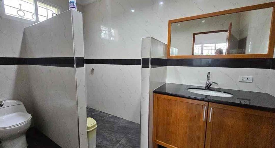 For rent 6 bedrooms villa in Bang Lamung, Chonburi