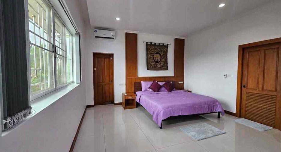 For rent 6 bedrooms villa in Bang Lamung, Chonburi