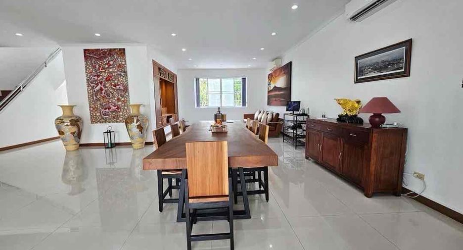 For rent 6 bedrooms villa in Bang Lamung, Chonburi
