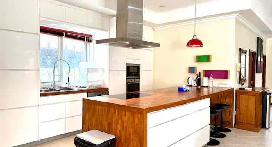 For rent 4 ベッドルーム villa in Bang Lamung, Chonburi