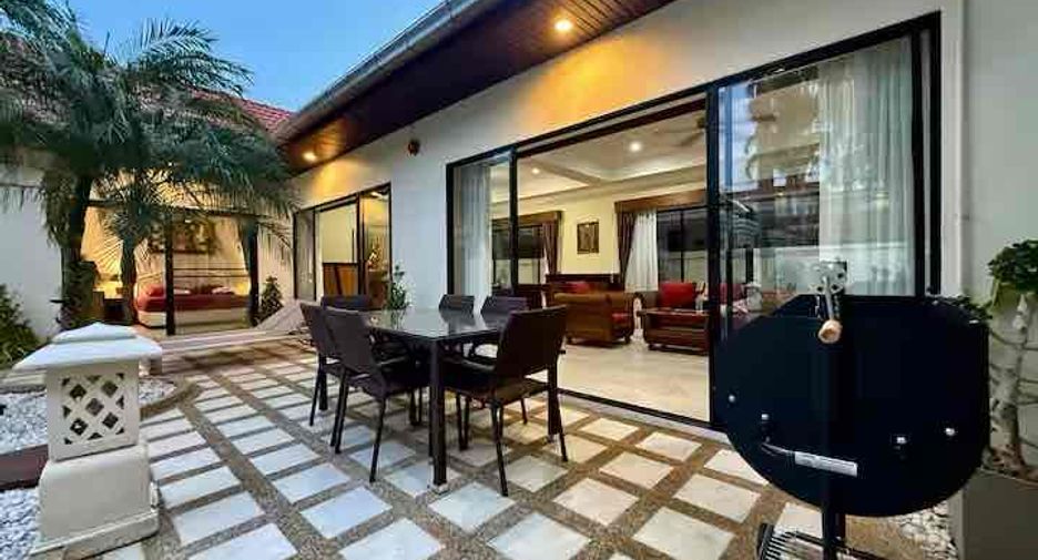 For rent 4 ベッドルーム villa in Bang Lamung, Chonburi