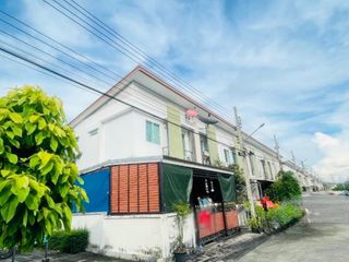 For sale 3 bedrooms townhouse in Sai Mai, Bangkok