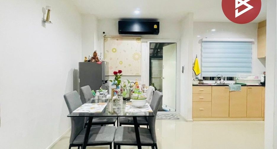 For sale 3 bedrooms townhouse in Sai Mai, Bangkok