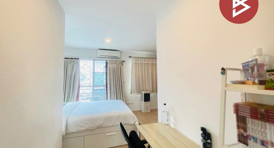 For sale 3 bedrooms townhouse in Sai Mai, Bangkok