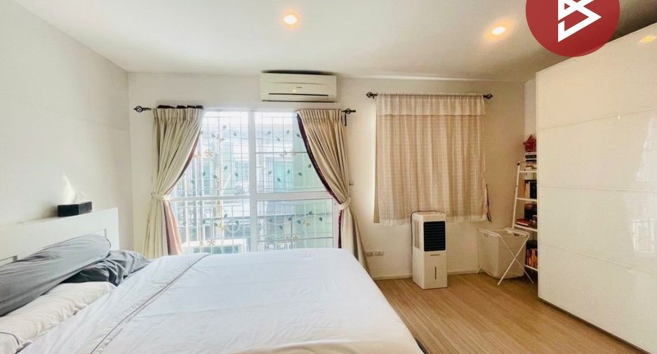 For sale 3 bedrooms townhouse in Sai Mai, Bangkok