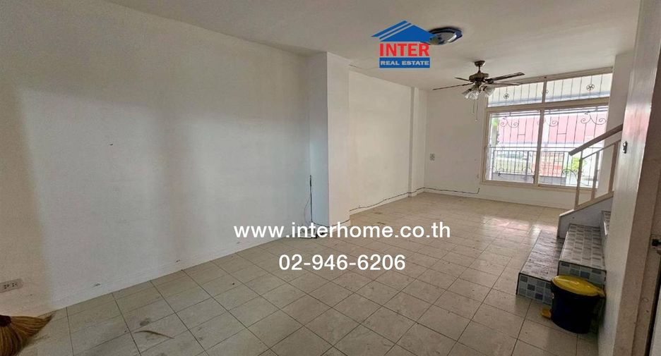 For sale 3 bedrooms townhouse in Lam Luk Ka, Pathum Thani
