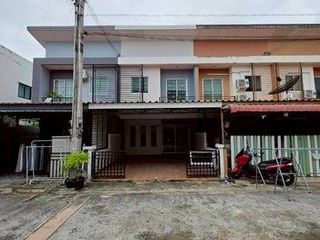 For sale 3 bedrooms townhouse in Ban Bueng, Chonburi