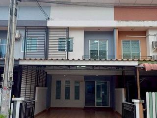 For sale 3 bedrooms townhouse in Ban Bueng, Chonburi