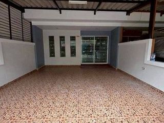 For sale 3 bedrooms townhouse in Ban Bueng, Chonburi
