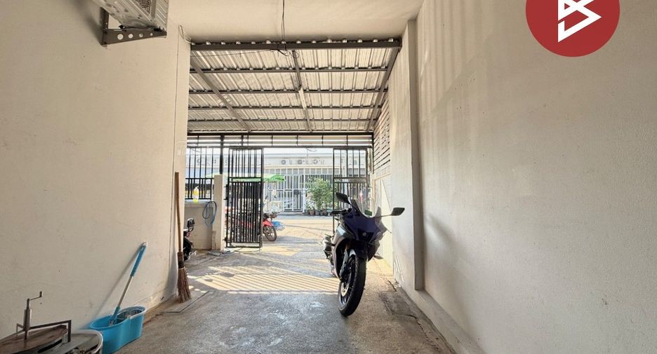 Продажа 2 спальни таунхаус в Krathum Baen, Самутсакхон