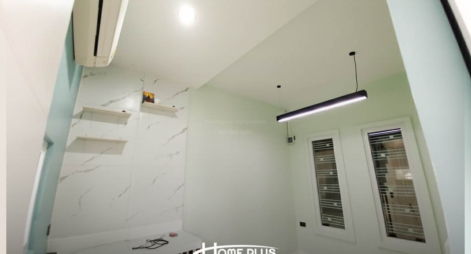 For sale 3 bedrooms townhouse in Mueang Nakhon Pathom, Nakhon Pathom