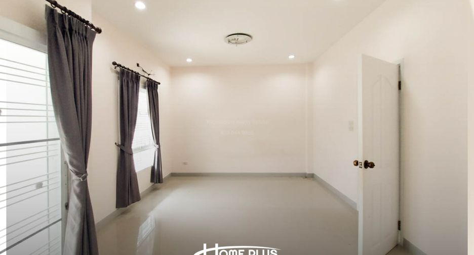 For sale 3 bedrooms townhouse in Mueang Nakhon Pathom, Nakhon Pathom