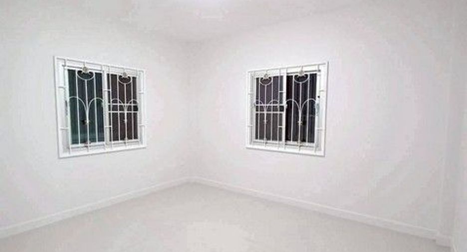 For sale 2 bedrooms house in Ban Bueng, Chonburi