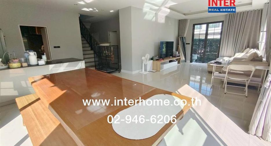 For sale 4 bedrooms house in Mueang Pathum Thani, Pathum Thani