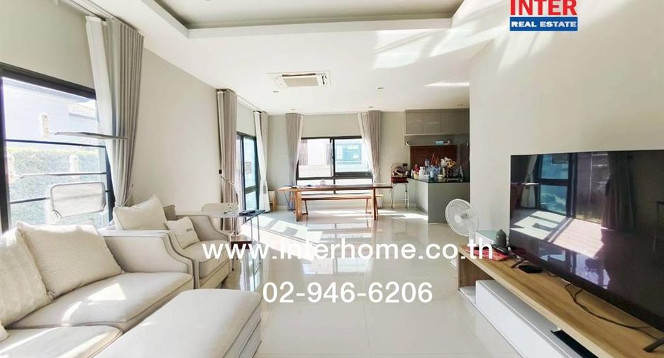 For sale 4 bedrooms house in Mueang Pathum Thani, Pathum Thani