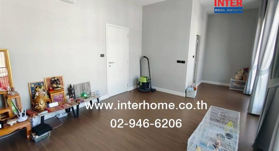 For sale 4 bedrooms house in Mueang Pathum Thani, Pathum Thani