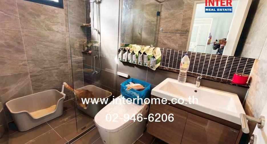 For sale 4 bedrooms house in Mueang Pathum Thani, Pathum Thani