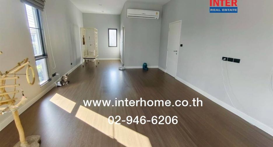 For sale 4 bedrooms house in Mueang Pathum Thani, Pathum Thani