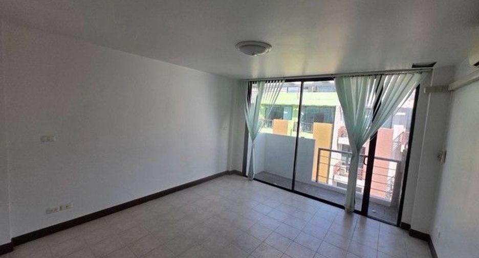 For rent 2 bedrooms house in Khlong Sam Wa, Bangkok