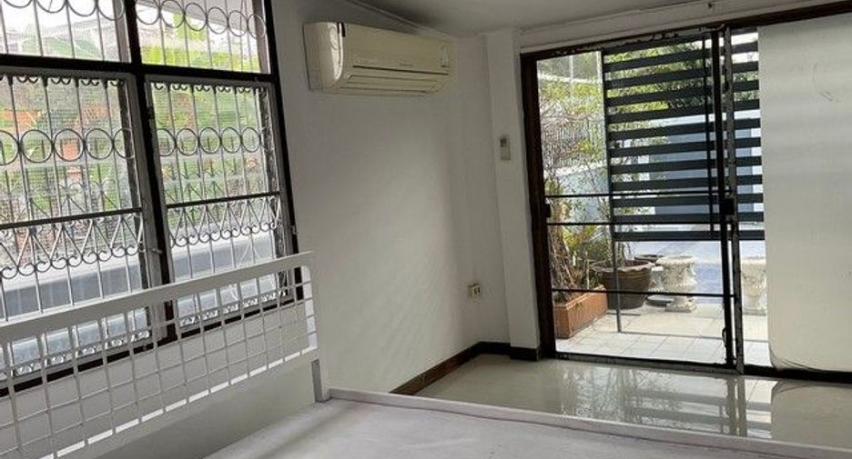 Reihenhaus zur Miete mit 3 Zimmer in Lak Si, Bangkok