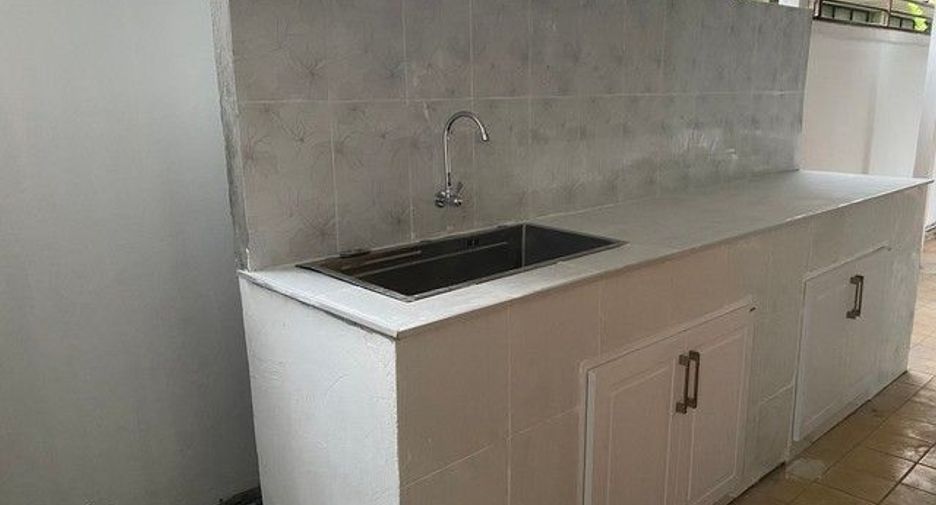 Reihenhaus zur Miete mit 3 Zimmer in Lak Si, Bangkok