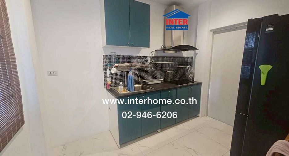 For sale 4 bedrooms house in Thanyaburi, Pathum Thani