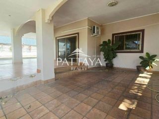 Casa en alquiler de 3 habitaciones en Bang Lamung, Chonburi