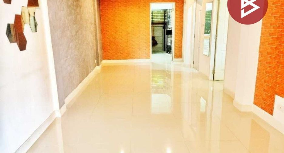 Reihenhaus zum Kauf mit 2 Zimmer in Sattahip, Chonburi