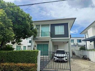 Casa en alquiler de 3 habitaciones en Thanyaburi, Pathum Thani