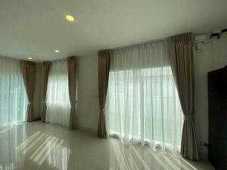 Casa en alquiler de 3 habitaciones en Thanyaburi, Pathum Thani