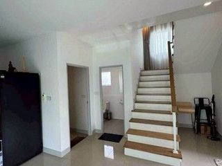 Casa en alquiler de 3 habitaciones en Thanyaburi, Pathum Thani