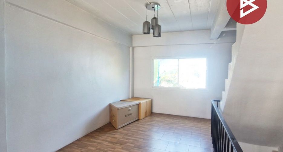 Local comercial en venta de 3 habitaciones en Chai Badan, Lopburi