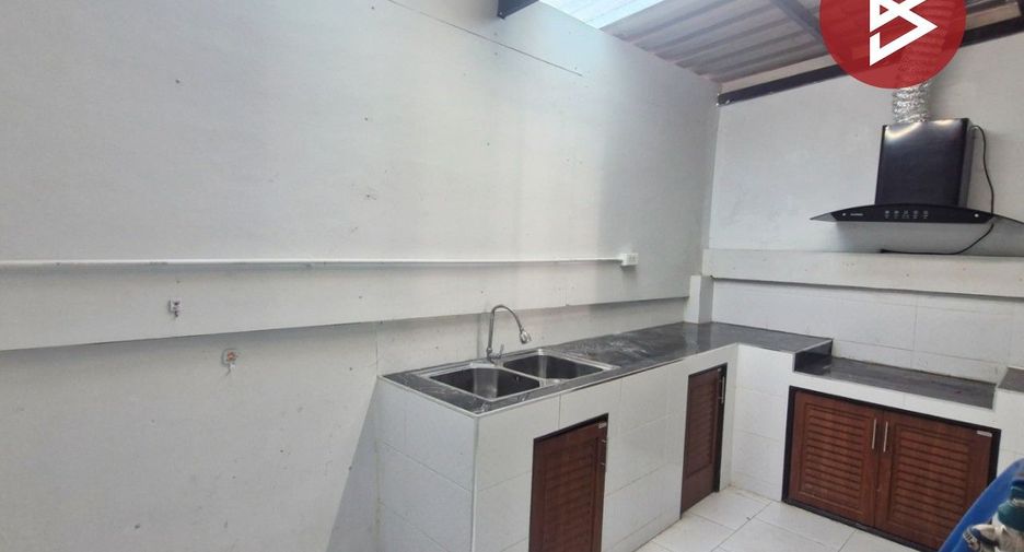 Local comercial en venta de 3 habitaciones en Chai Badan, Lopburi