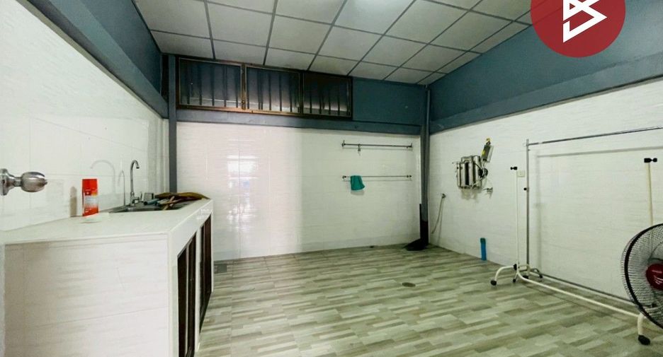 For sale retail Space in Sam Phran, Nakhon Pathom