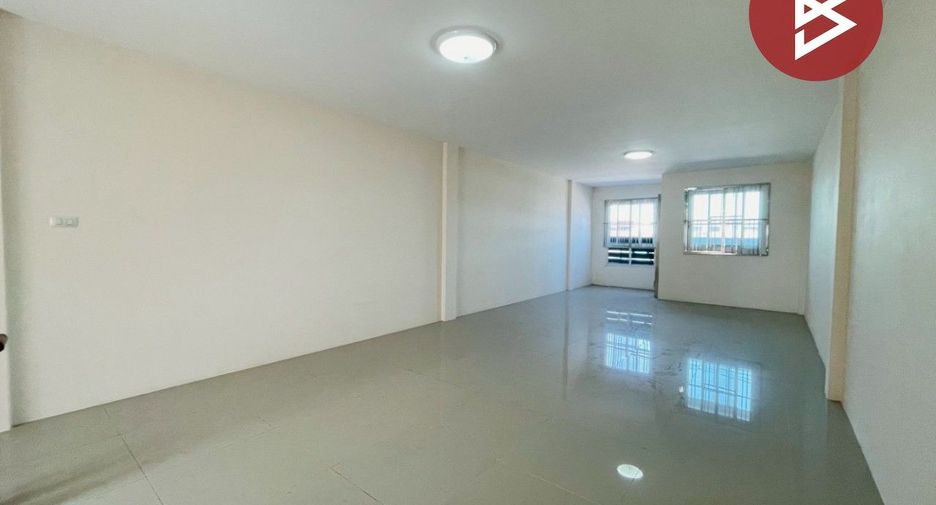 For sale retail Space in Sam Phran, Nakhon Pathom