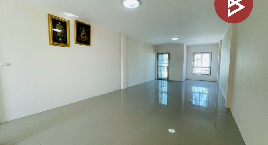 For sale retail Space in Sam Phran, Nakhon Pathom