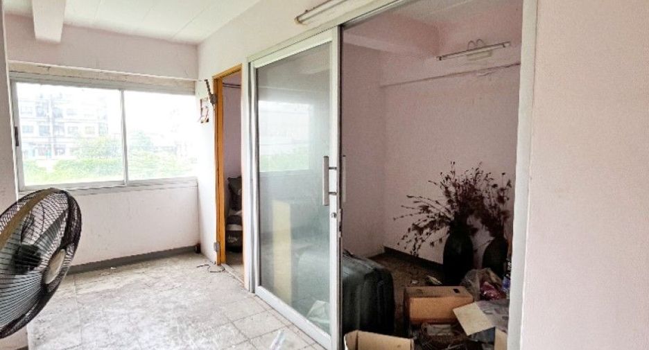 For sale 6 bedrooms retail Space in Min Buri, Bangkok