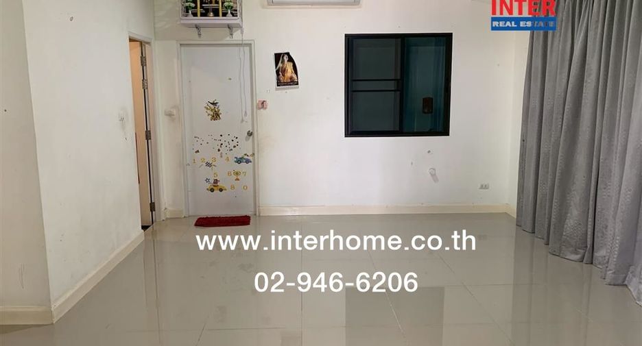 Casa adosada en alquiler y en venta de 3 habitaciones en Saphan Sung, Bangkok
