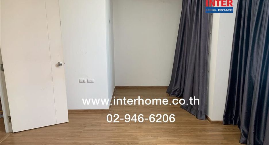 Casa adosada en alquiler y en venta de 3 habitaciones en Saphan Sung, Bangkok