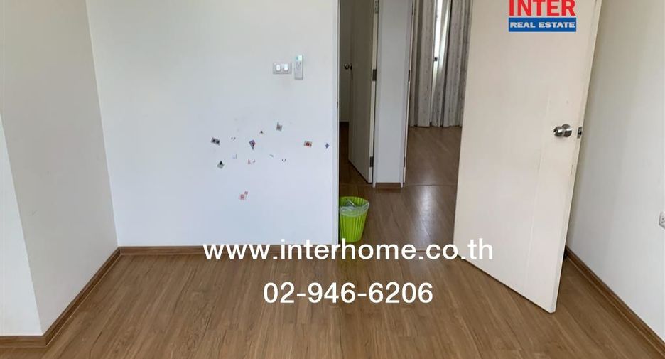 Casa adosada en alquiler y en venta de 3 habitaciones en Saphan Sung, Bangkok