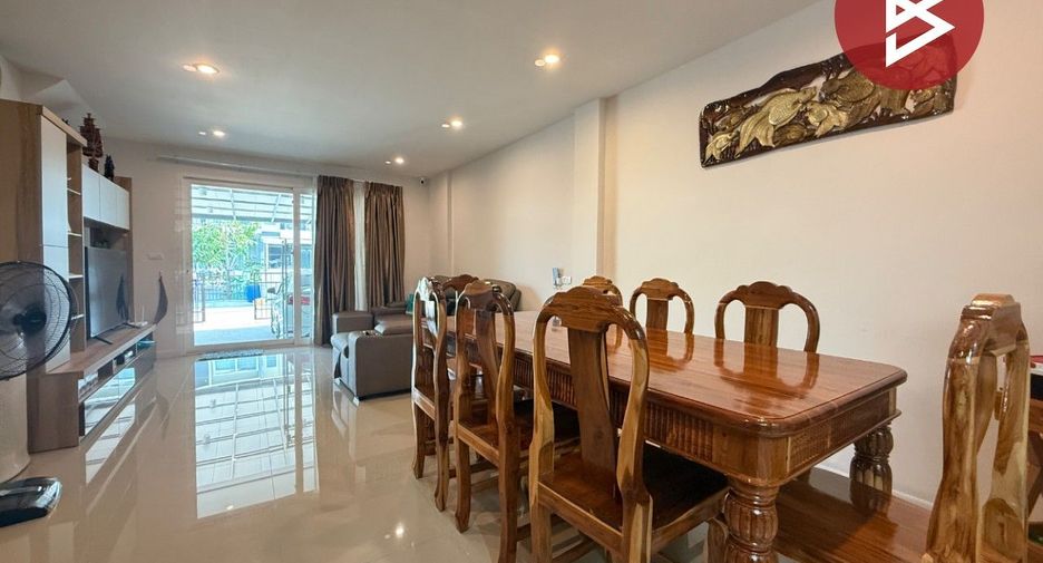 For sale 3 ベッドルーム townhouse in Mueang Samut Sakhon, Samut Sakhon