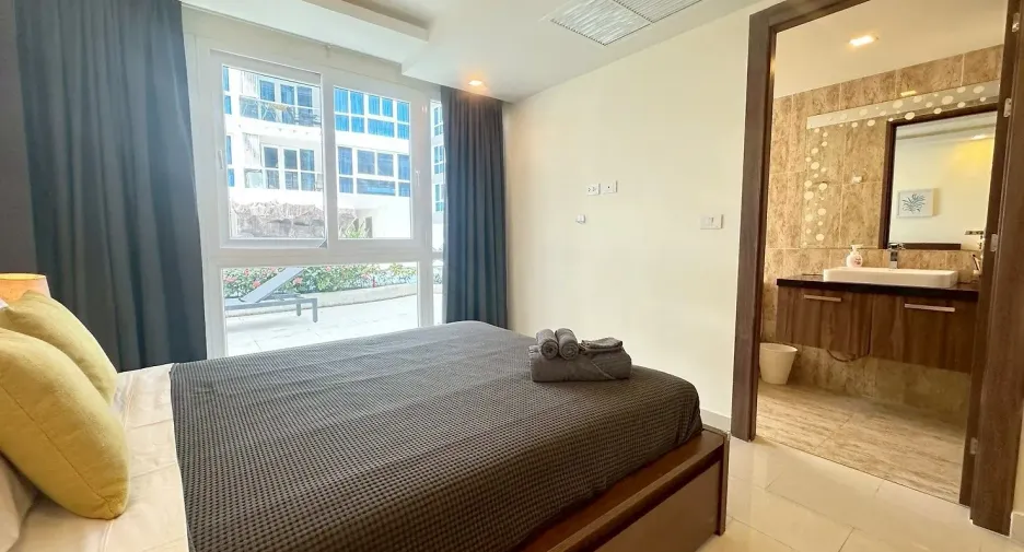 For rent and for sale 2 bedrooms condo in Bang Lamung, Chonburi