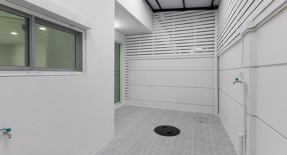 Reihenhaus zum Kauf mit 3 Zimmer in Bueng Kum, Bangkok