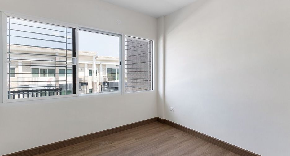 Reihenhaus zum Kauf mit 3 Zimmer in Bueng Kum, Bangkok