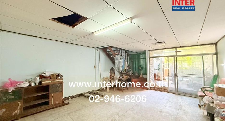 For sale 3 bedrooms townhouse in Thon Buri, Bangkok